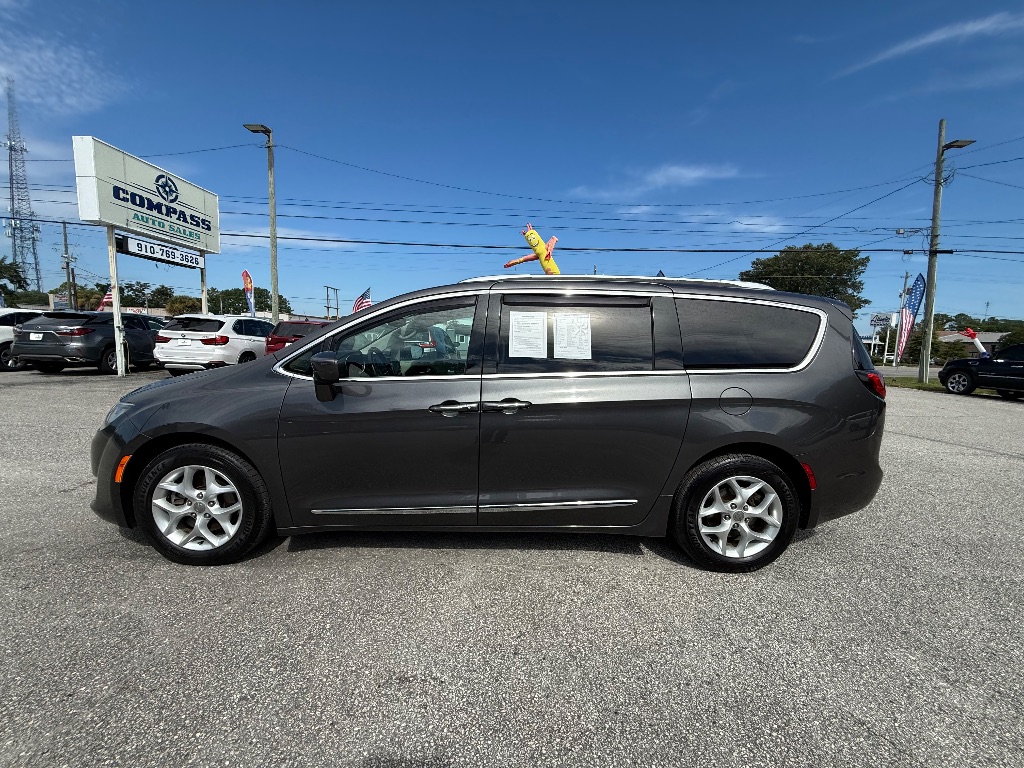 2017 Chrysler Pacifica - $11,450