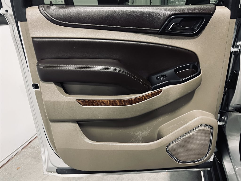 2016 Chevrolet Suburban 1500 LTZ photo