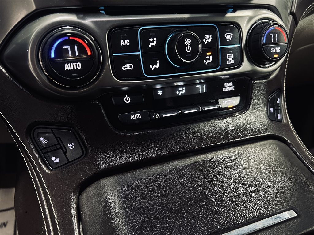 2016 Chevrolet Suburban 1500 LTZ photo