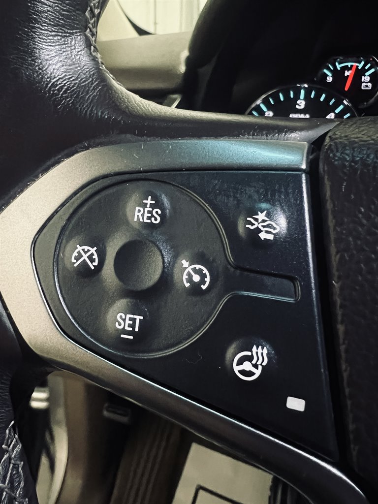 2016 Chevrolet Suburban 1500 LTZ photo
