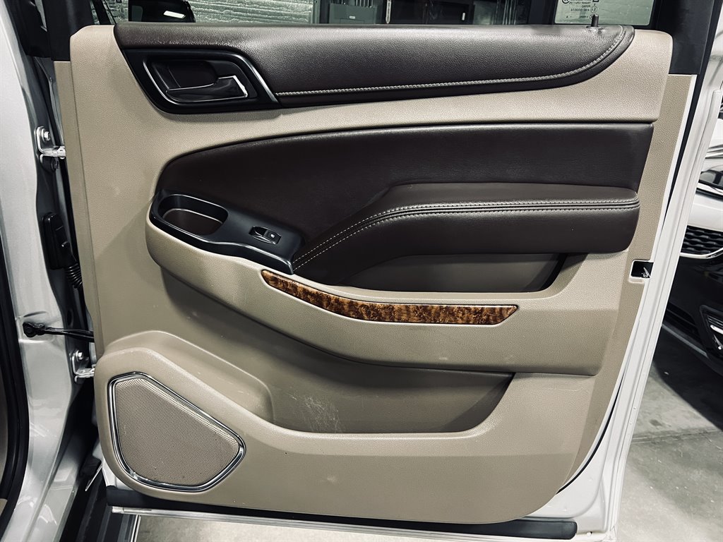 2016 Chevrolet Suburban 1500 LTZ photo