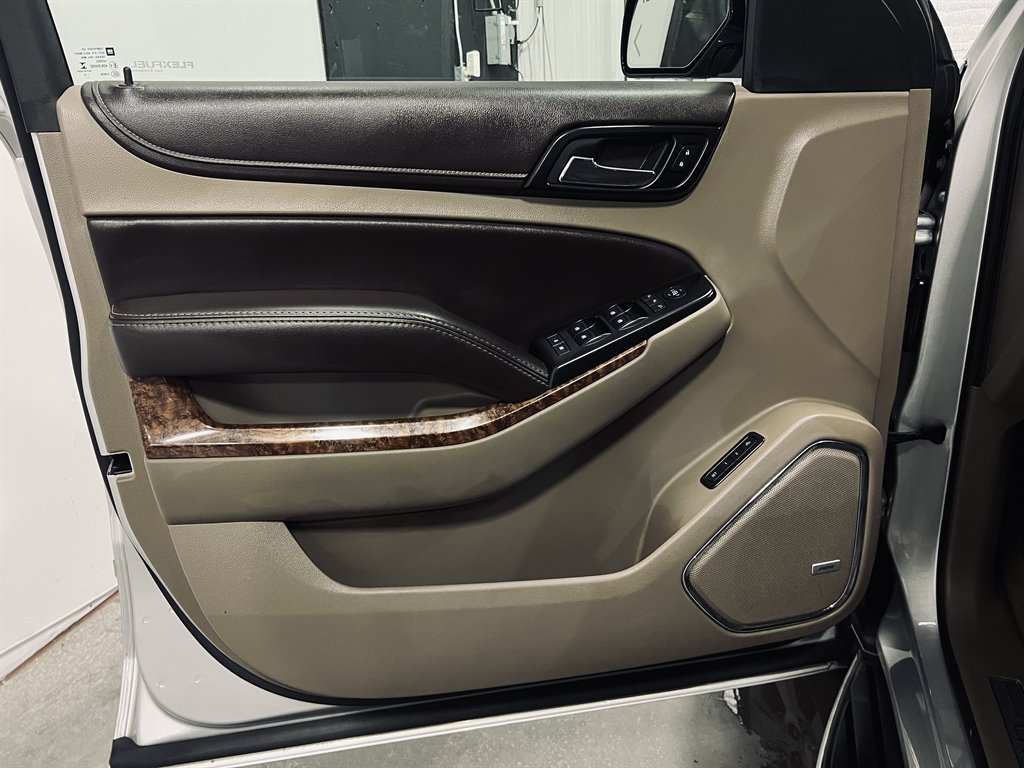 2016 Chevrolet Suburban 1500 LTZ photo