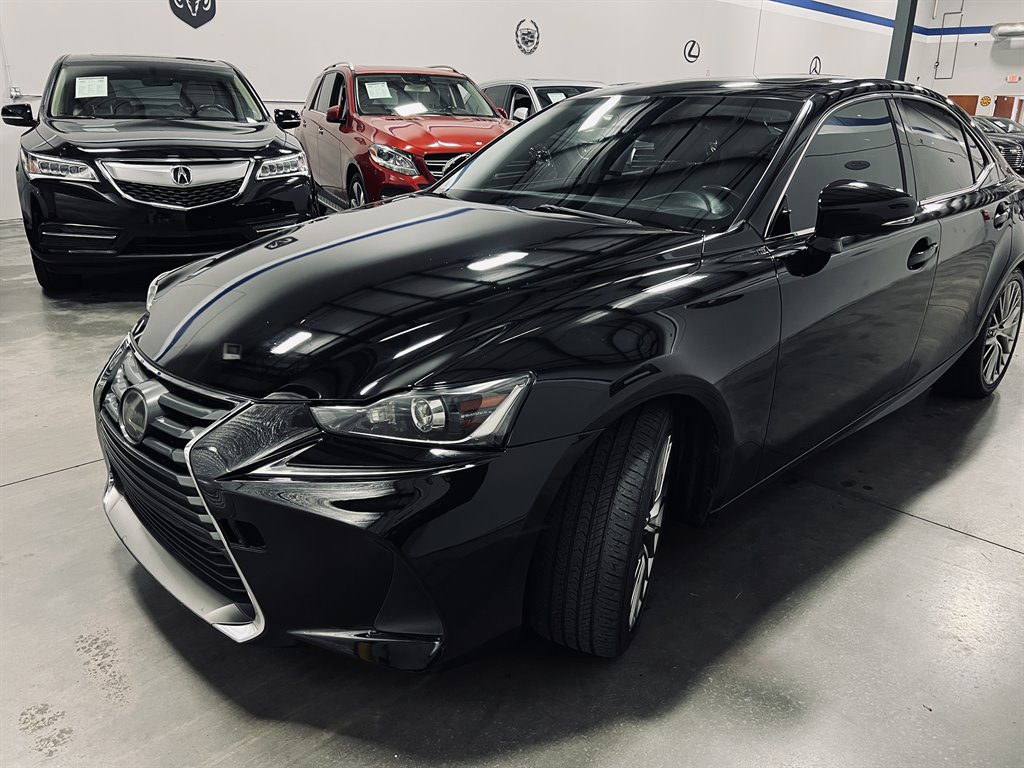 2017 Lexus IS 00t photo