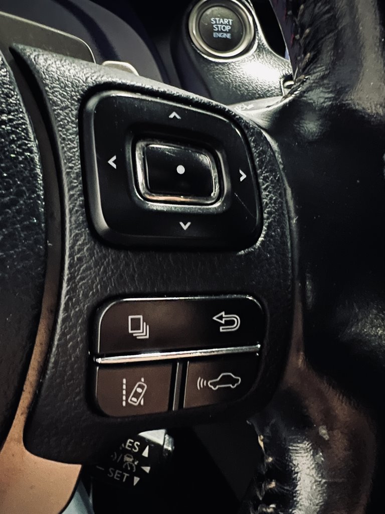 2017 Lexus IS 00t photo