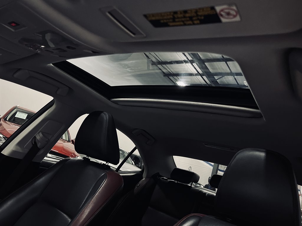 2017 Lexus IS 00t photo