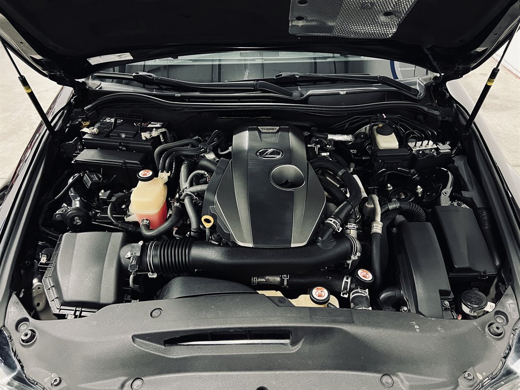 2017 Lexus IS 00t photo