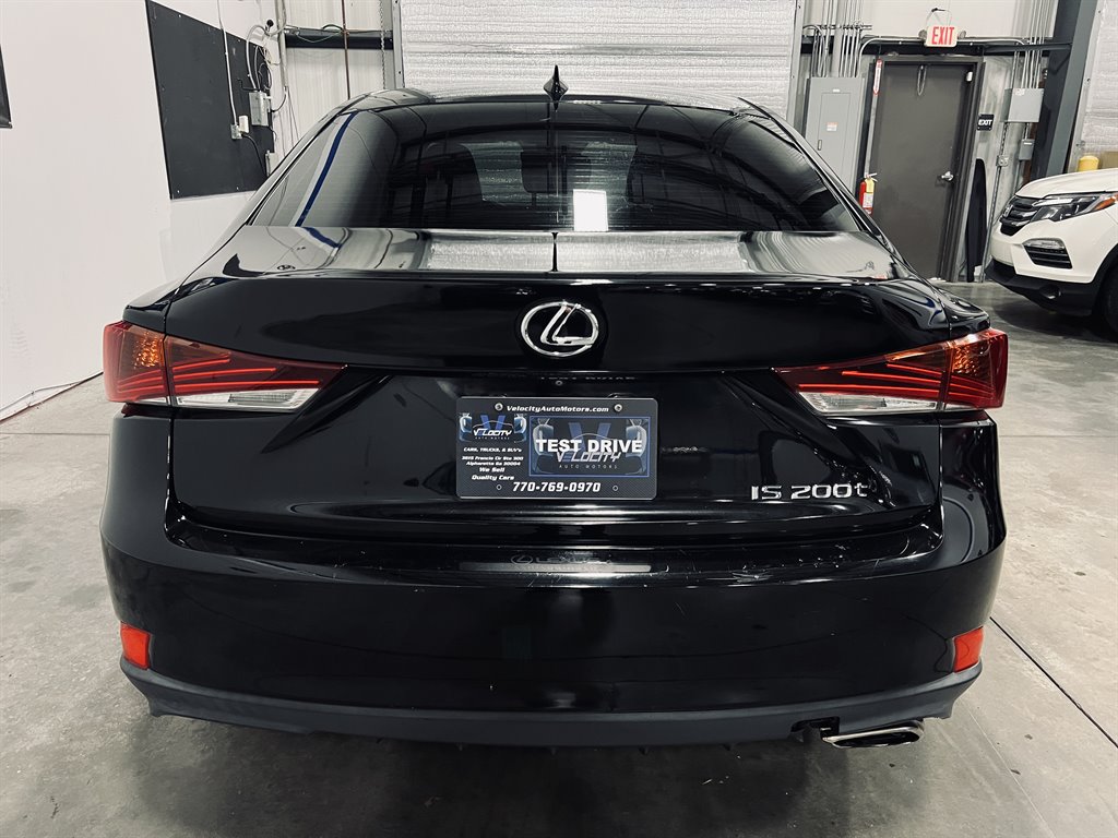 2017 Lexus IS 00t photo