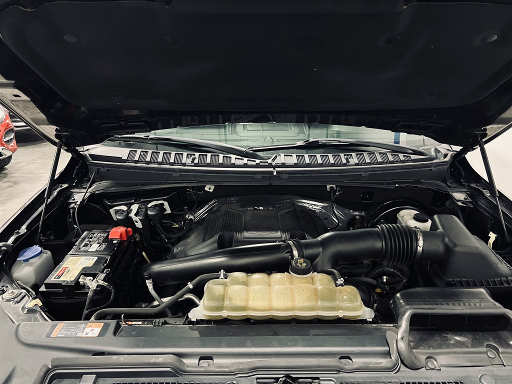 2020 Ford Expedition Max Limited photo