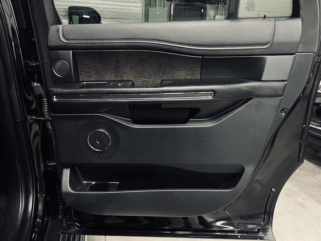 2020 Ford Expedition Max Limited photo