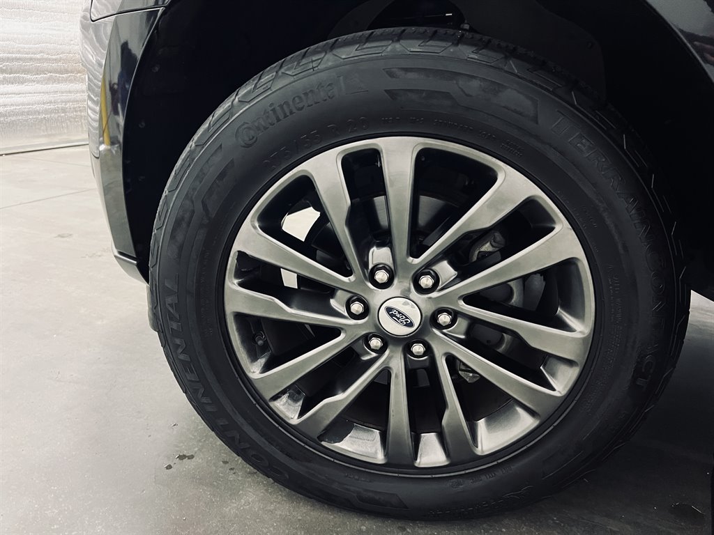 2020 Ford Expedition Max Limited photo