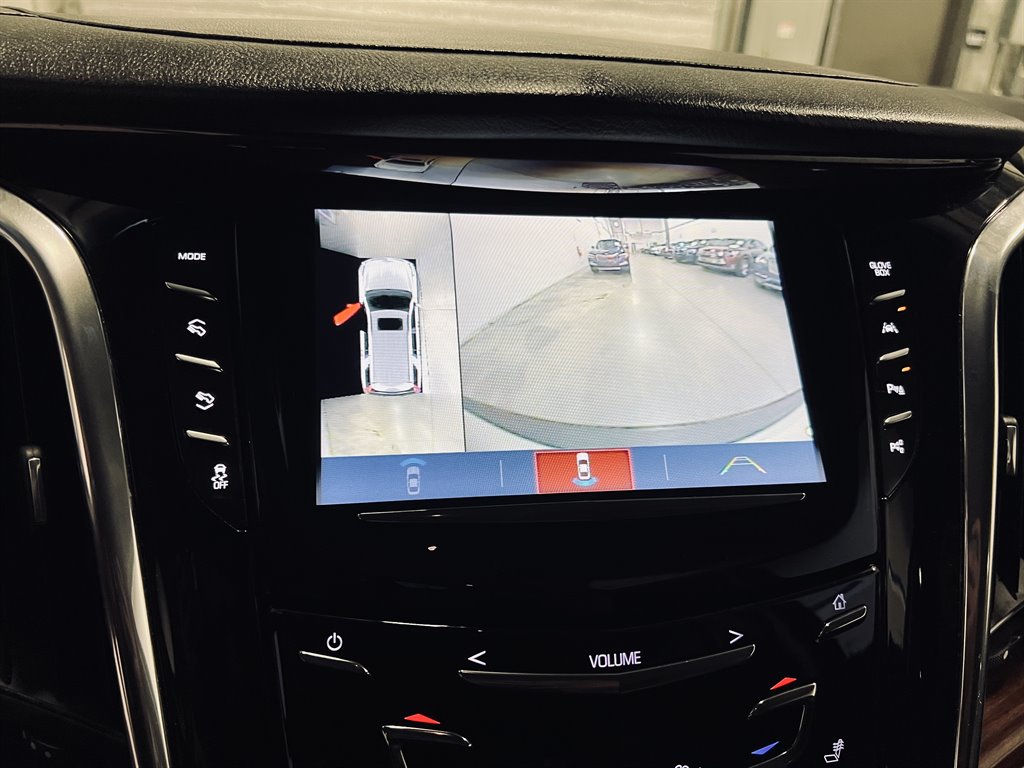 2017 Cadillac Escalade ESV Luxury photo