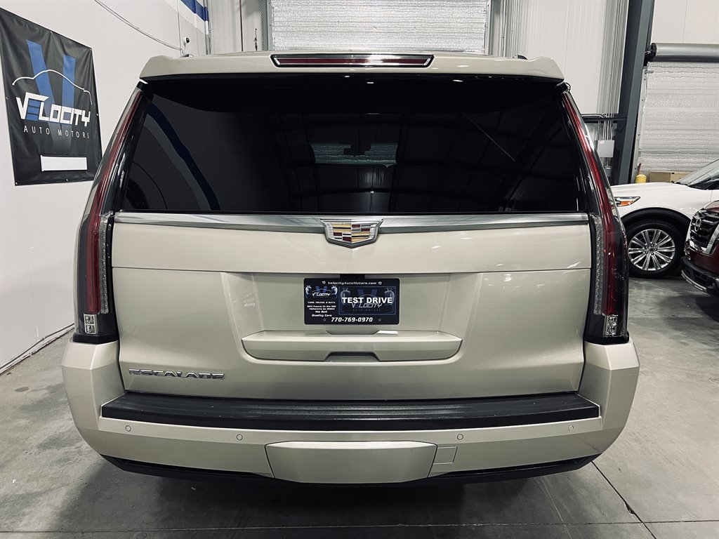 2017 Cadillac Escalade ESV Luxury photo