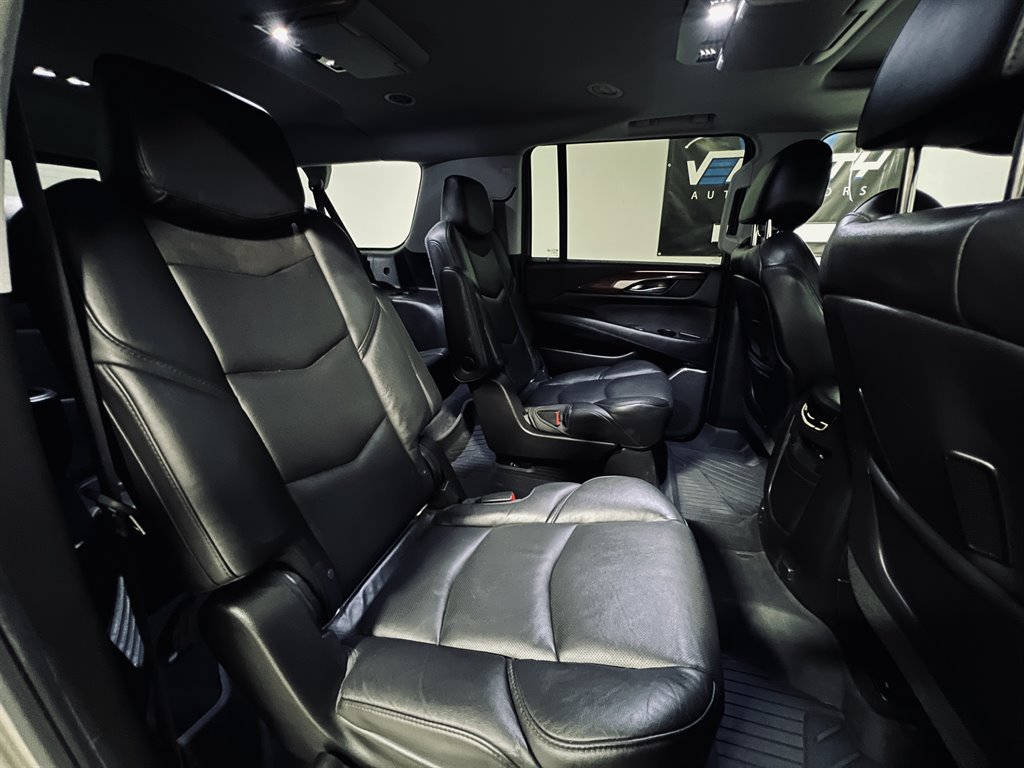 2017 Cadillac Escalade ESV Luxury photo