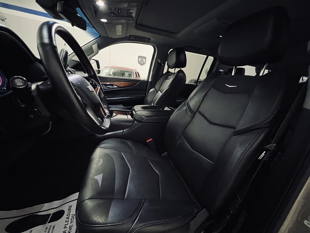 2017 Cadillac Escalade ESV Luxury photo