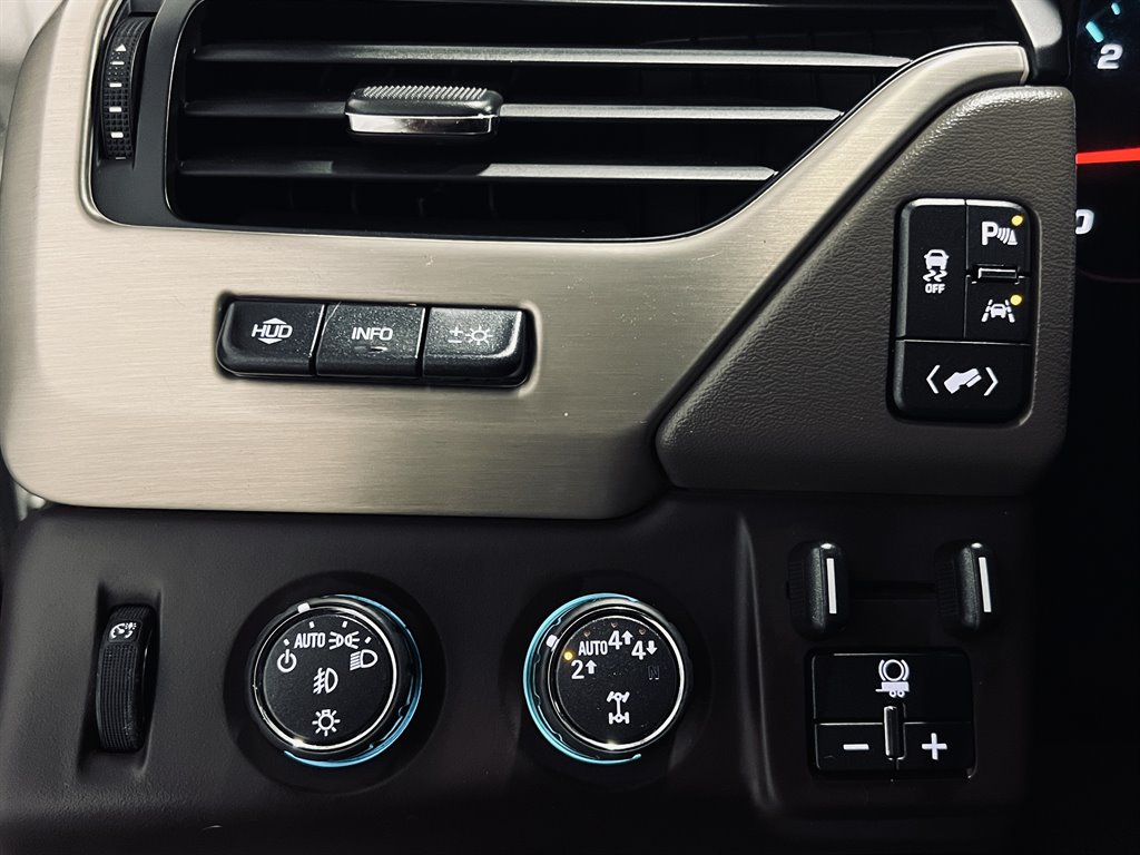 2017 GMC Yukon XL 1500 Denali photo