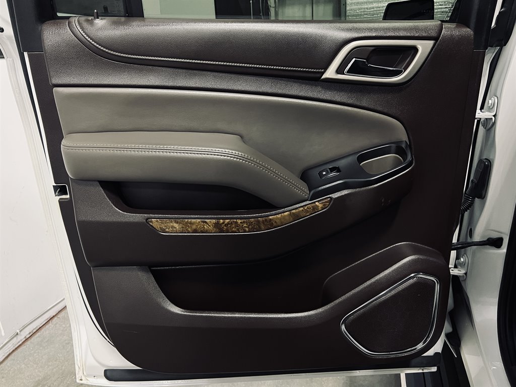 2017 GMC Yukon XL 1500 Denali photo