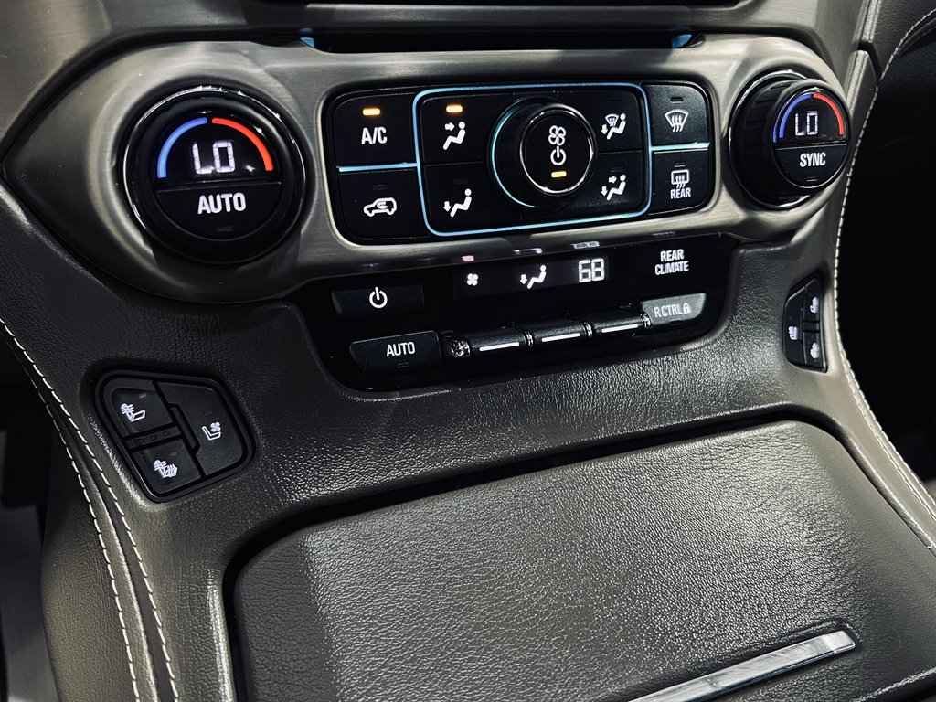 2017 GMC Yukon XL 1500 Denali photo