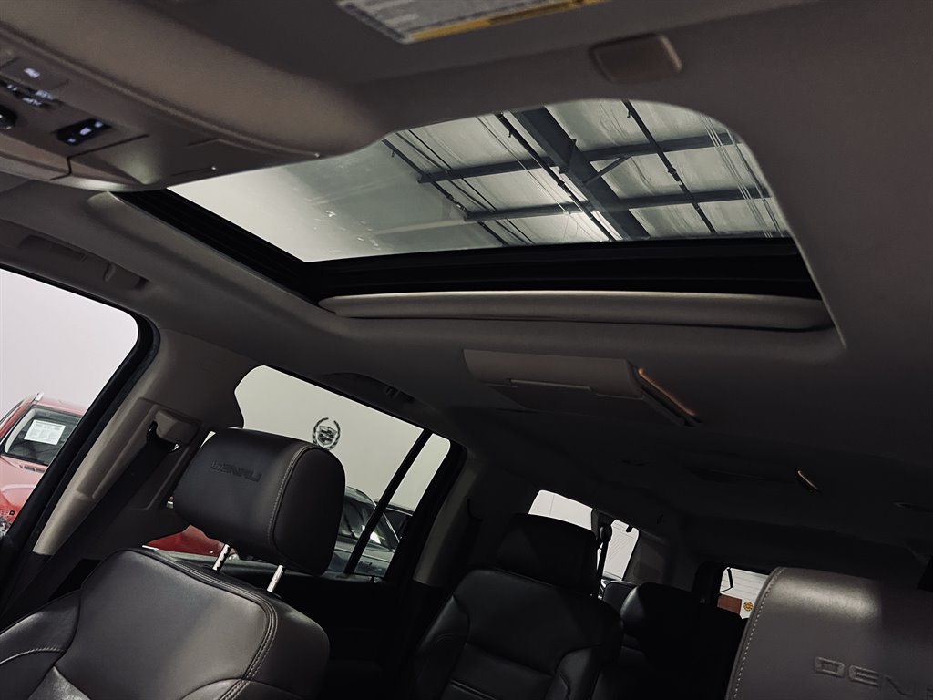 2017 GMC Yukon XL 1500 Denali photo