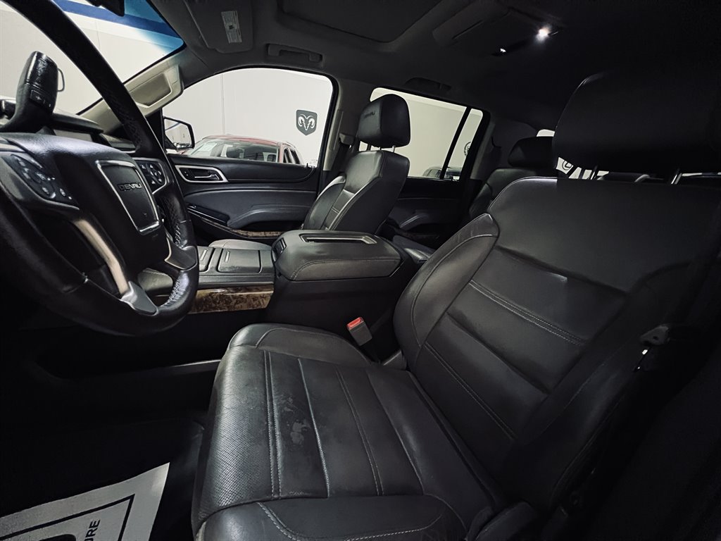 2017 GMC Yukon XL 1500 Denali photo