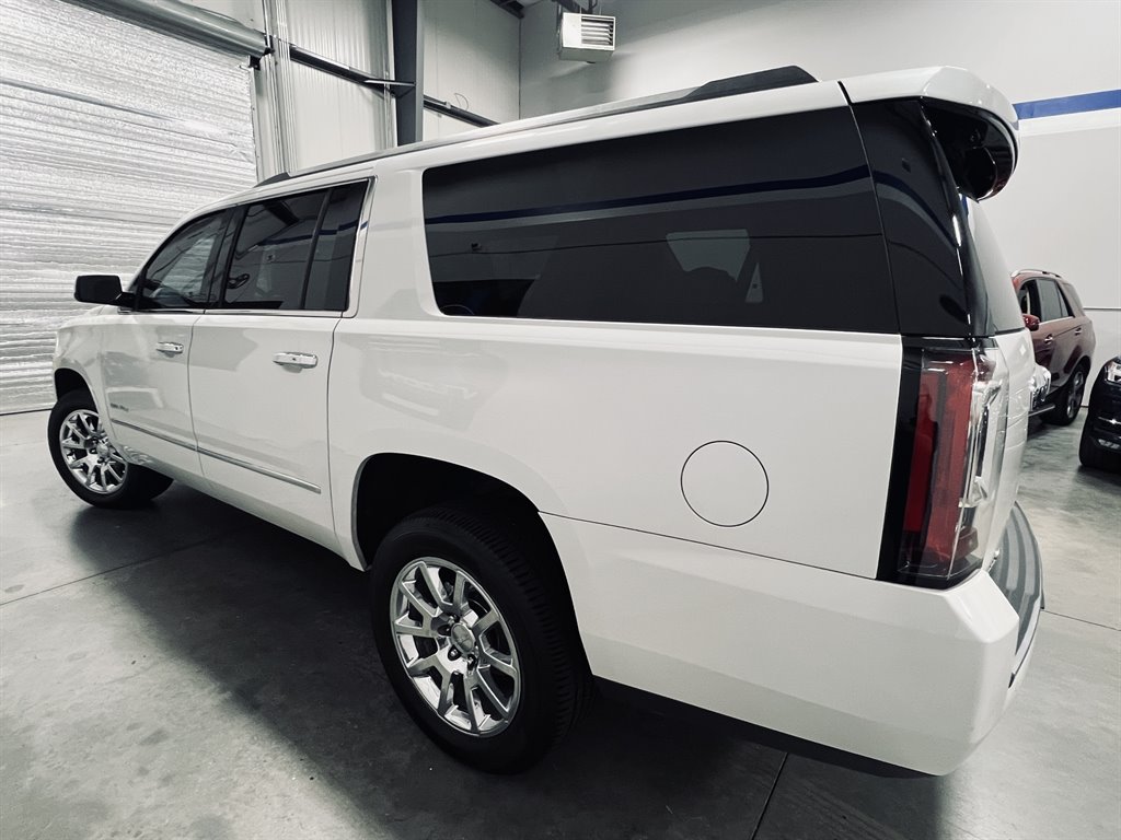 2017 GMC Yukon XL 1500 Denali photo