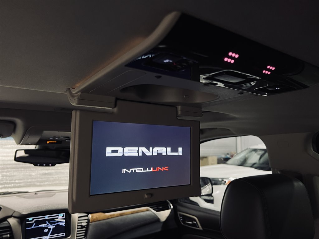 2017 GMC Yukon XL 1500 Denali photo