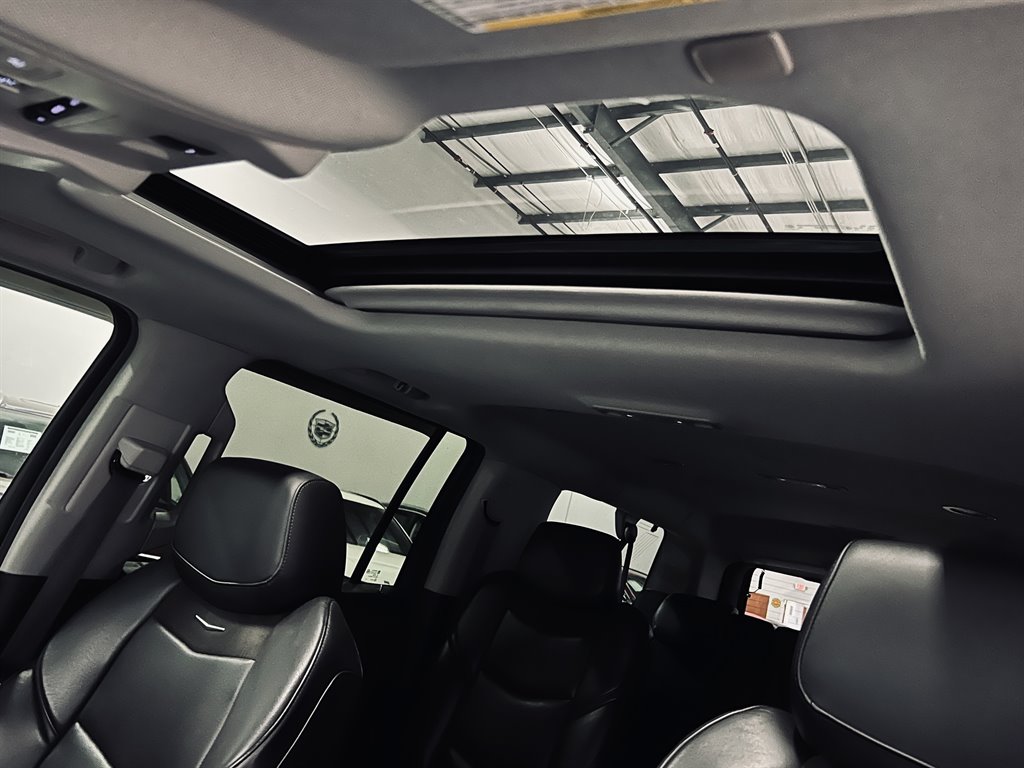 2019 Cadillac Escalade ESV Luxury photo