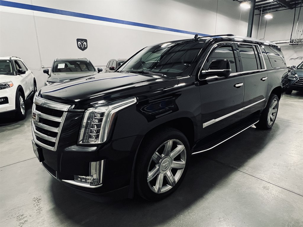 2019 Cadillac Escalade ESV Luxury photo