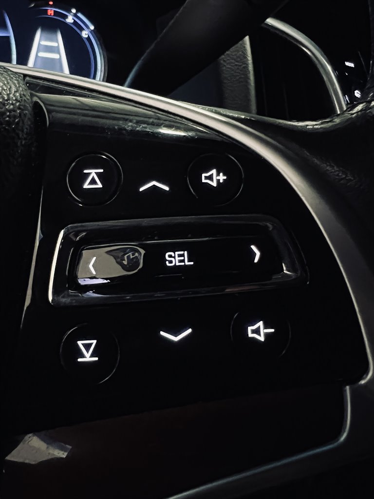 2019 Cadillac Escalade ESV Luxury photo