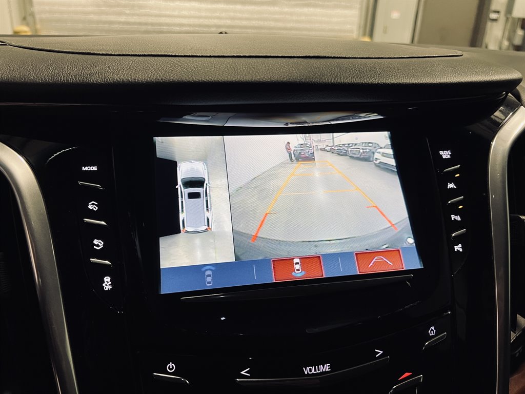2019 Cadillac Escalade ESV Luxury photo