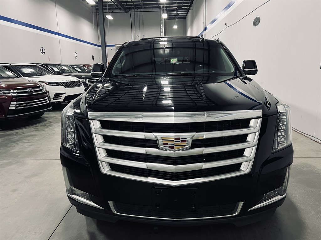 2019 Cadillac Escalade ESV Luxury photo
