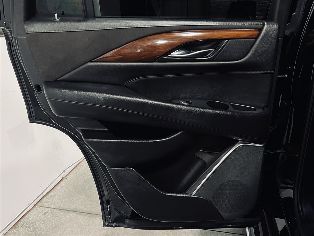 2017 Cadillac Escalade Premium photo