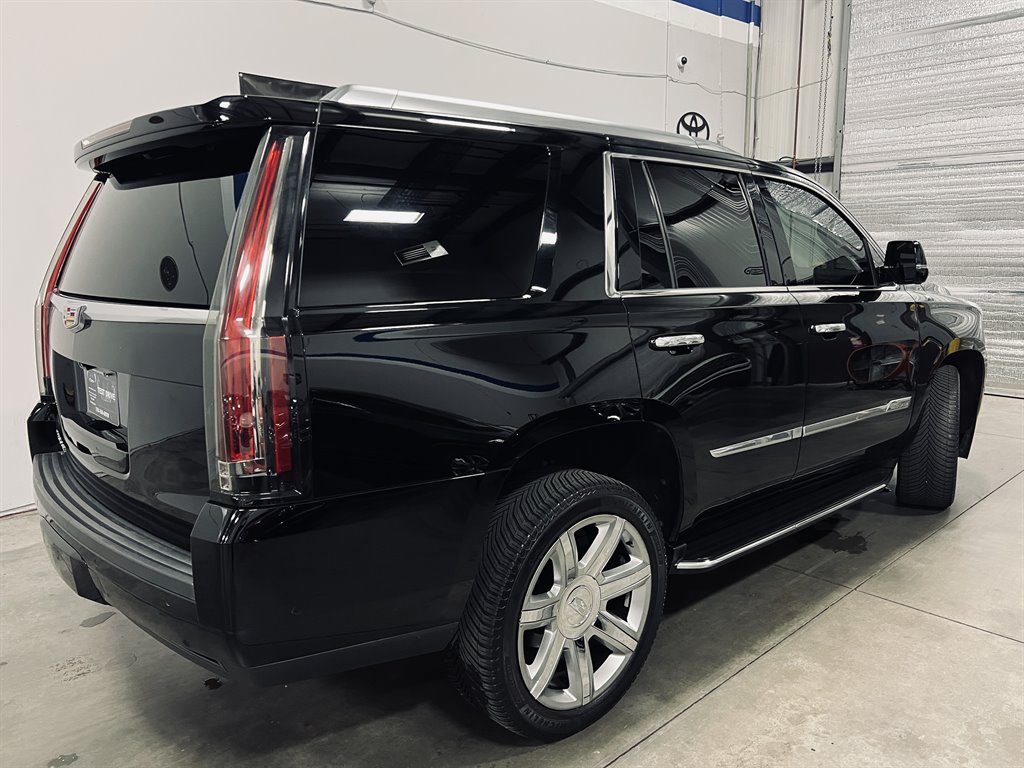 2017 Cadillac Escalade Premium photo
