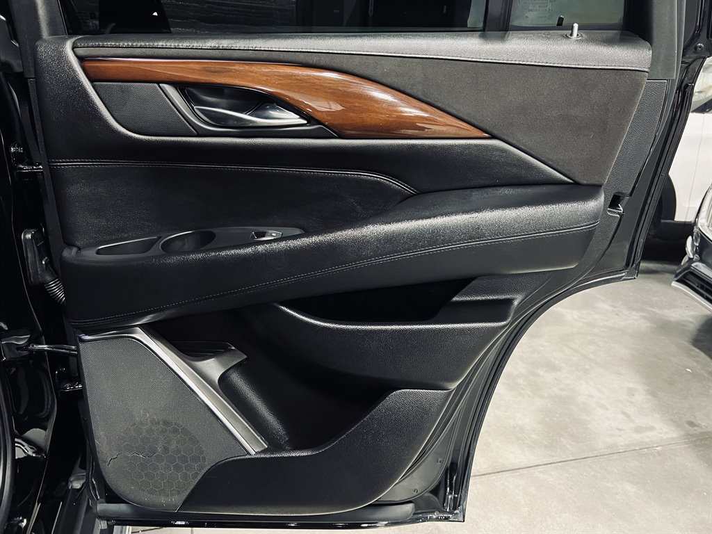 2017 Cadillac Escalade Premium photo