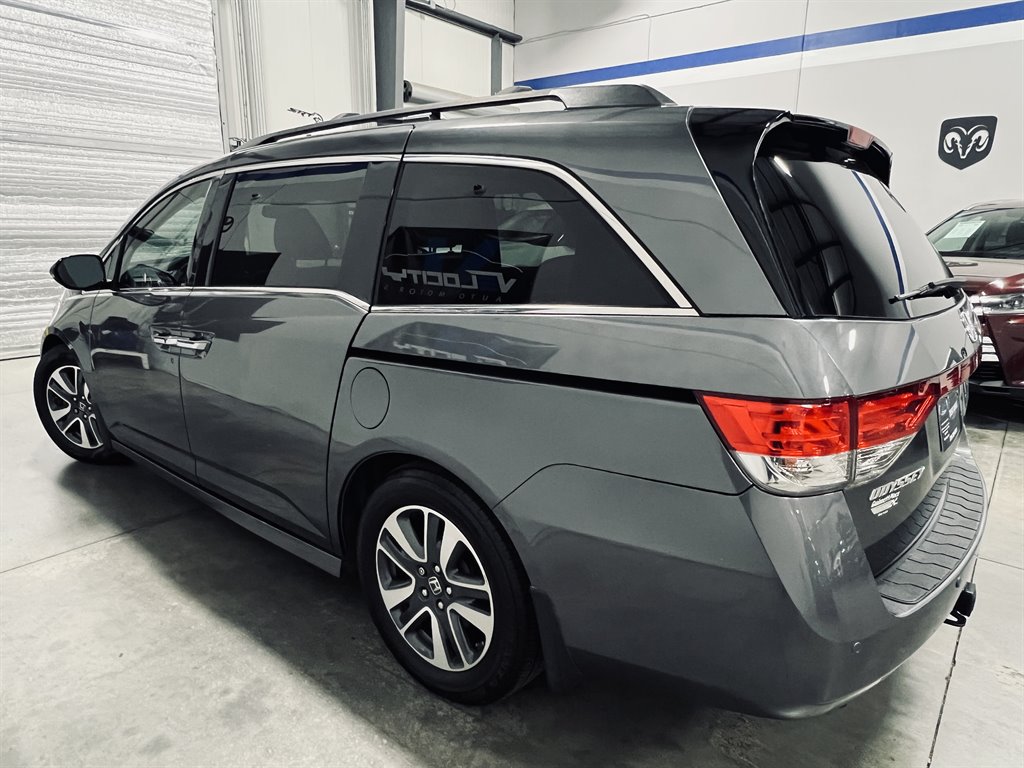 2016 Honda Odyssey Touring photo