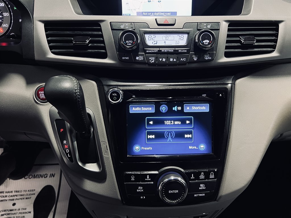2016 Honda Odyssey Touring photo