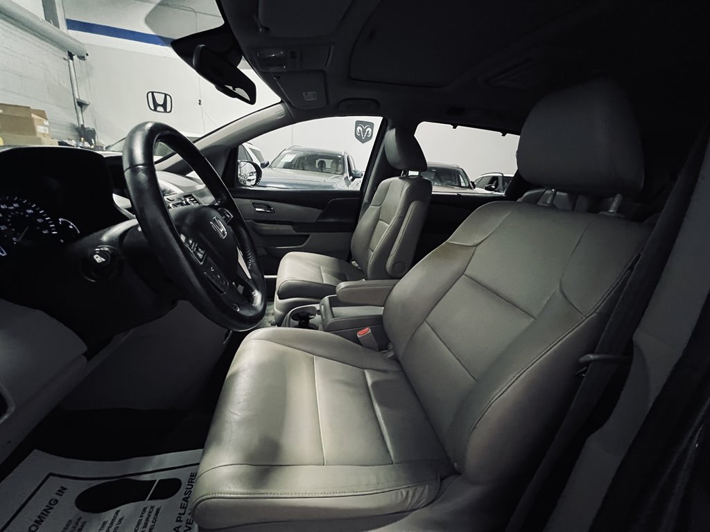 2016 Honda Odyssey Touring photo