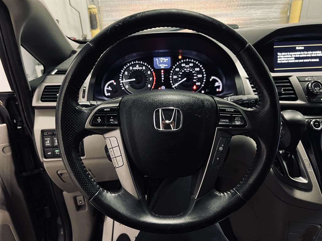 2016 Honda Odyssey Touring photo
