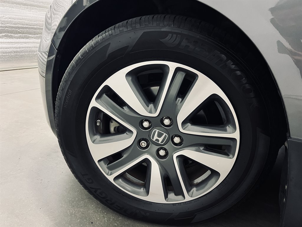 2016 Honda Odyssey Touring photo