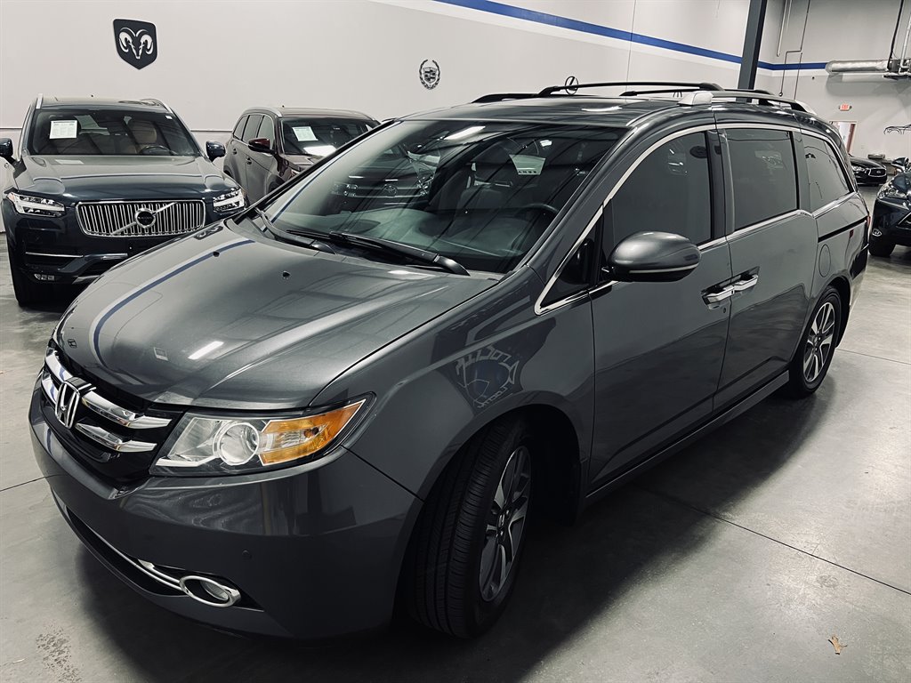 2016 Honda Odyssey Touring photo