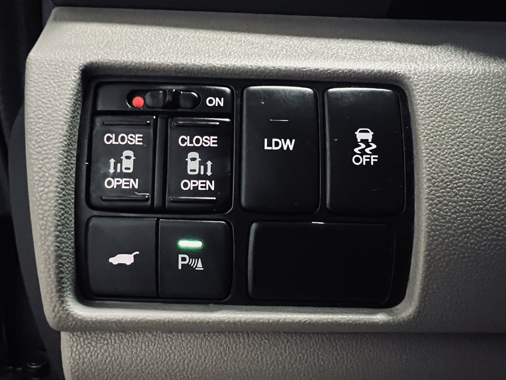 2016 Honda Odyssey Touring photo