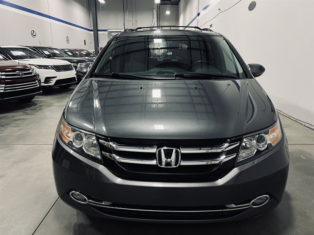 2016 Honda Odyssey Touring photo