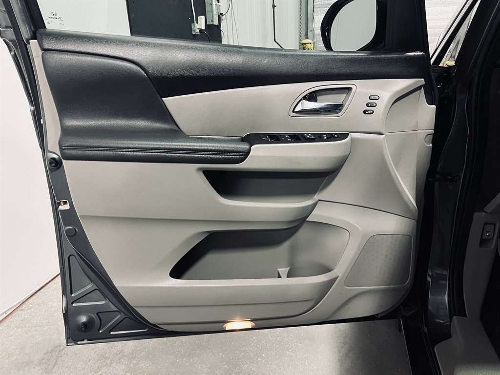2016 Honda Odyssey Touring photo