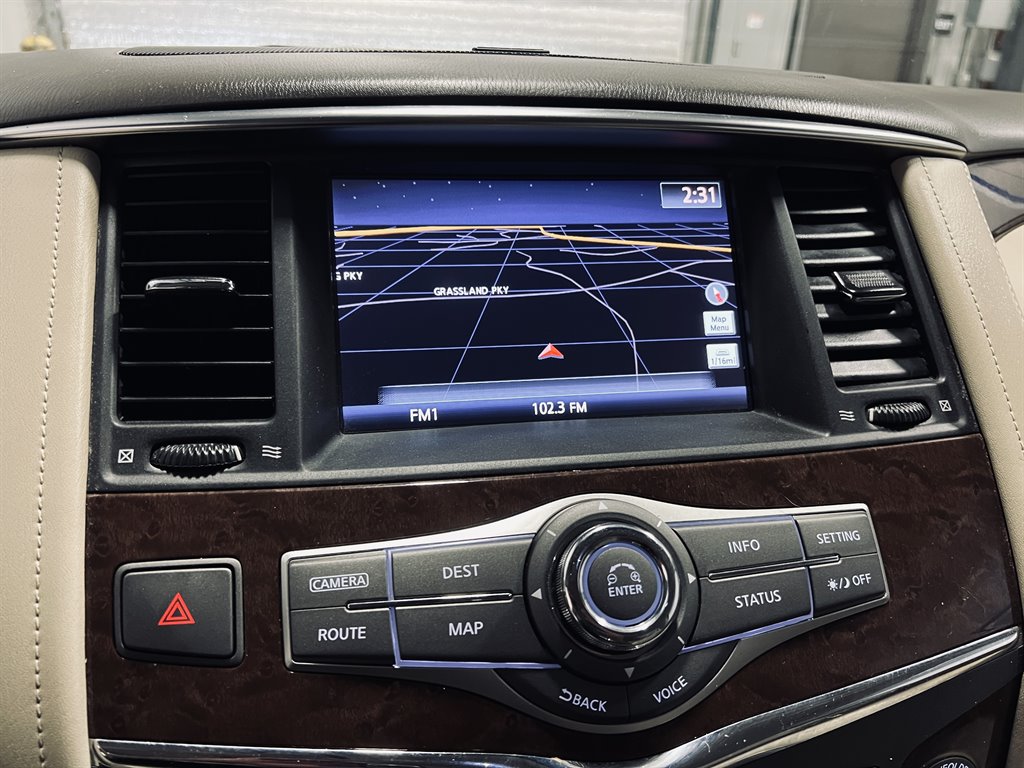 2016 Infiniti QX80 photo