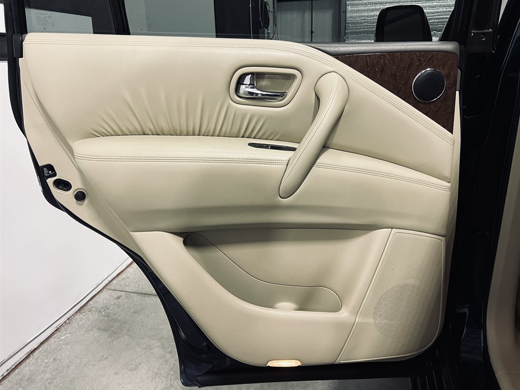 2016 Infiniti QX80 photo