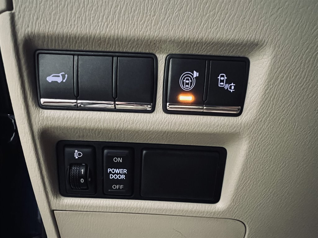 2016 Infiniti QX80 photo
