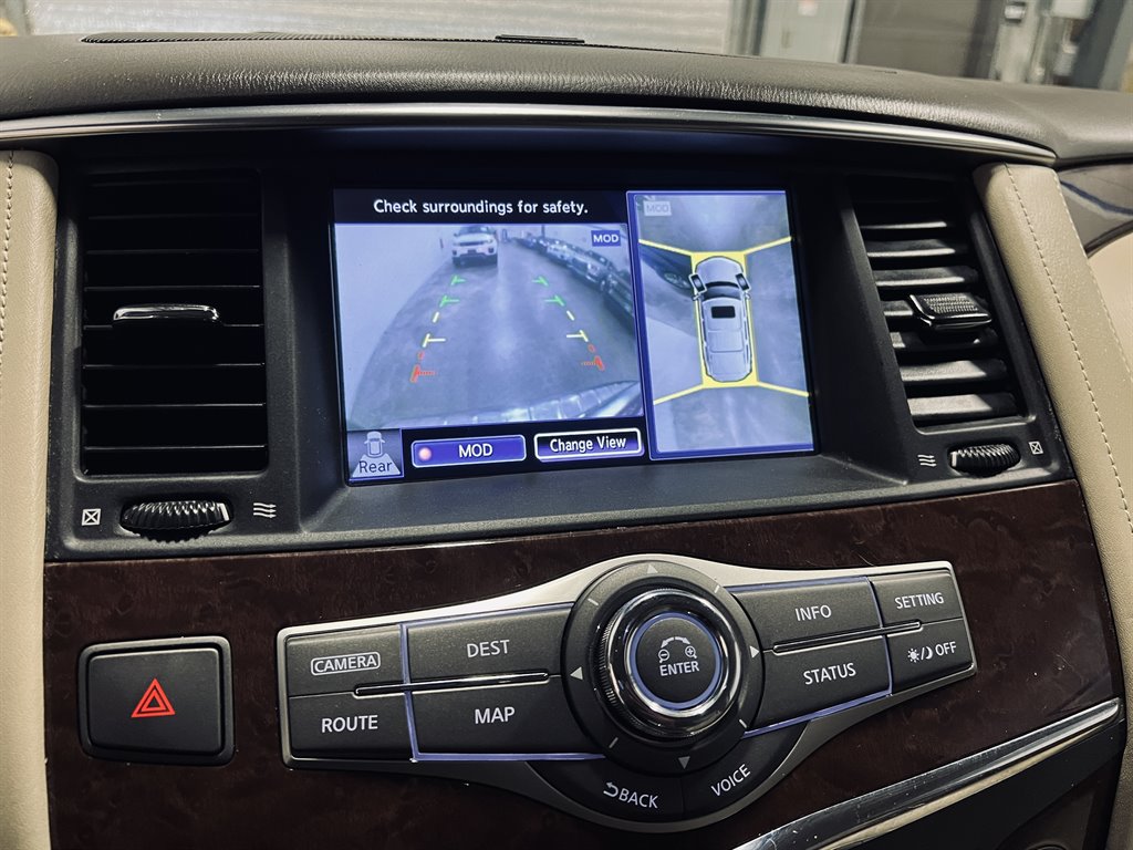 2016 Infiniti QX80 photo