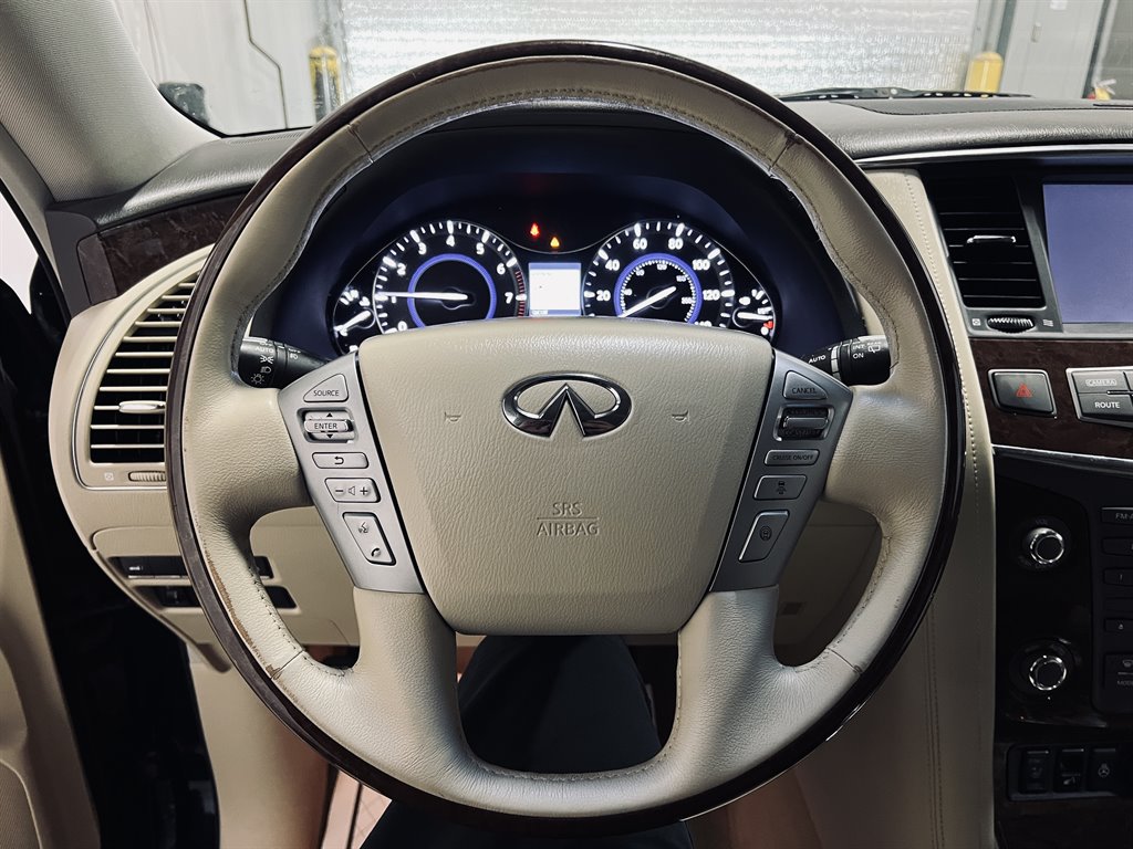 2016 Infiniti QX80 photo