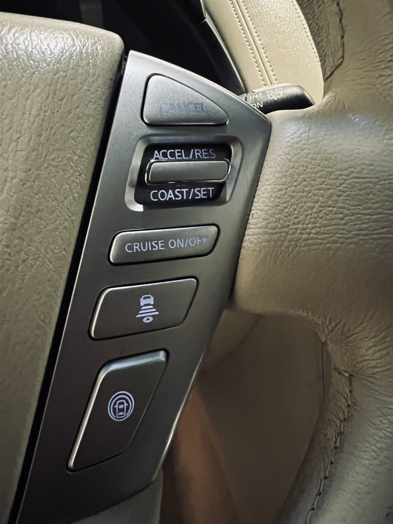 2016 Infiniti QX80 photo