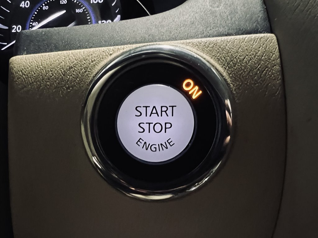 2016 Infiniti QX80 photo