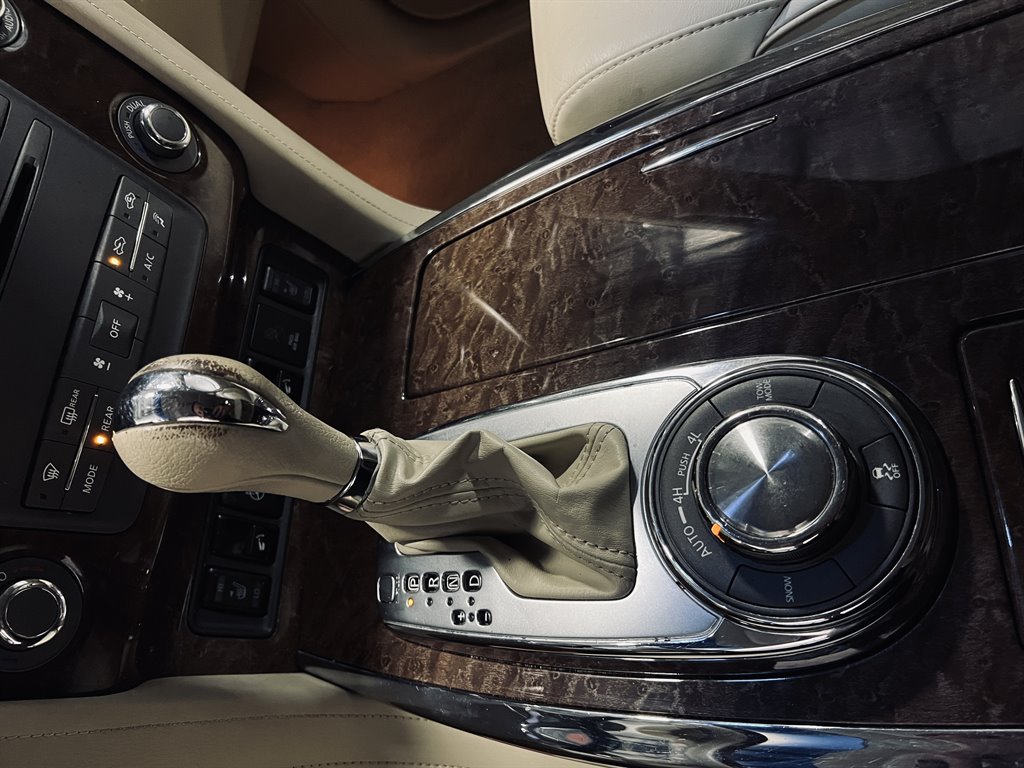 2016 Infiniti QX80 photo